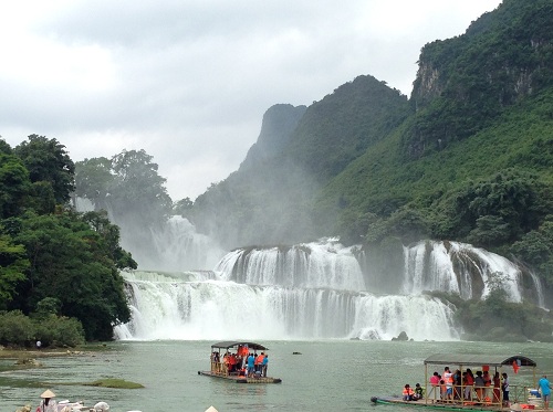 Ban Gioc waterfall. Photo: Manh Hung